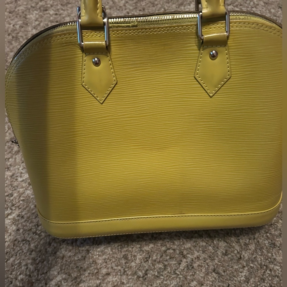 Yellow Authentic Lv Women's Handbag - Picture 9 of 13